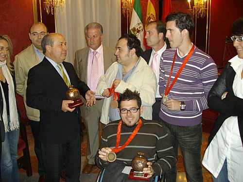 ©Ayto.Granada: El alcalde recibe a los medallistas granadinos de la Paralimpiada de Pekín 2008 ©Ayto.Granada: El alcalde recibe a los medallistas granadinos de la Paralimpiada de Pekín 2008